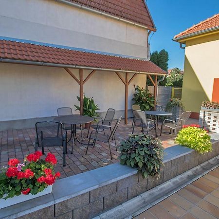 Pension Cizek Mikulov Exterior foto