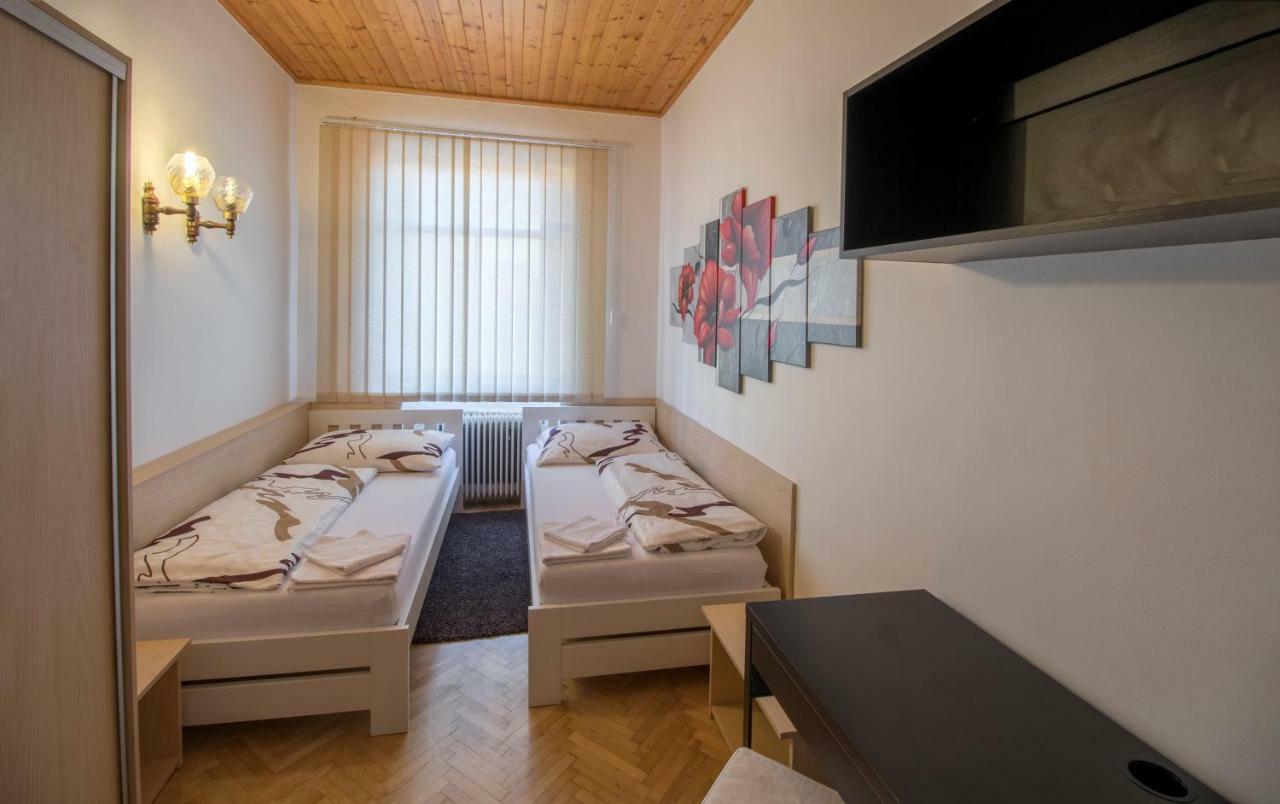 Pension Cizek Mikulov Exterior foto